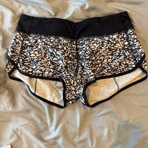 LULULEMON SHORTS, SIZE 6